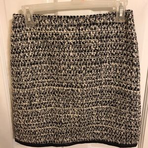 DKNY wool blend skirt with leather trim SZ 8
